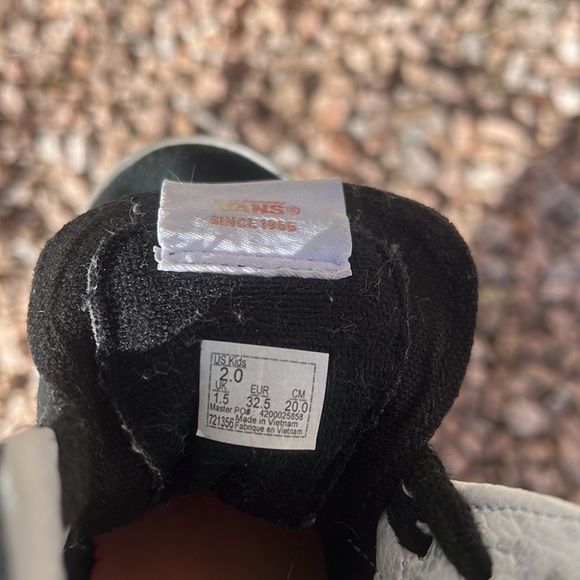 Vans Kids Sk8-Hi Cultivate Care Floral Black & White Skate Shoes, Used - Picture 8 of 11